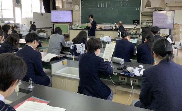 自分たちの論文添削の様子