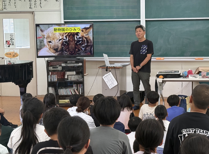 岩松小学校での講演のようす